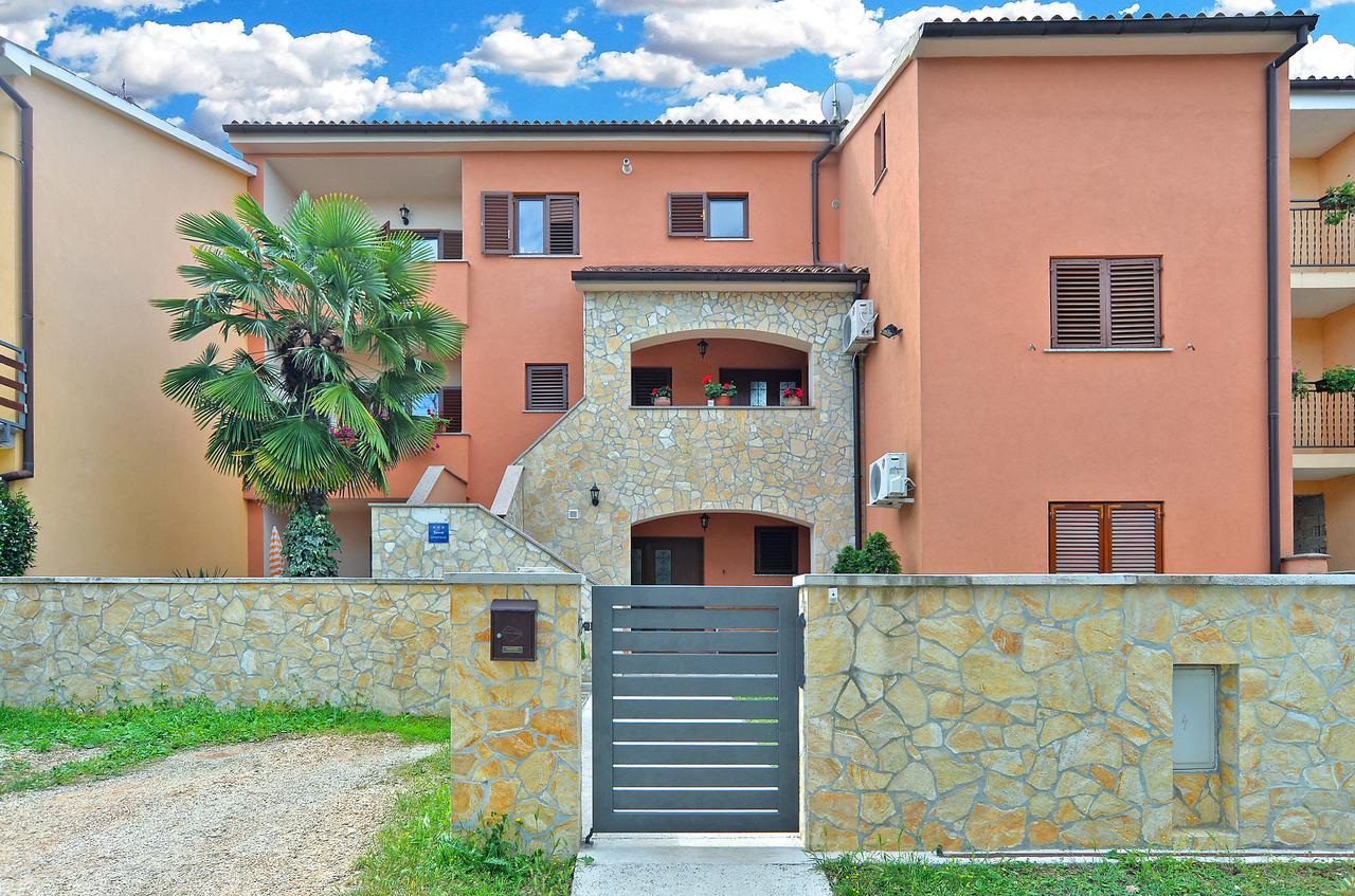 שטיניאן Apartment Puzar 295 מראה חיצוני תמונה